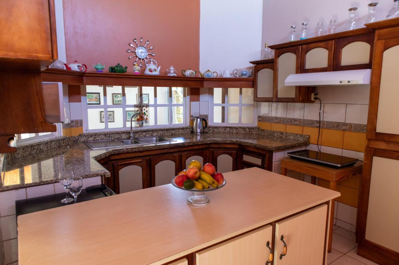 Hostel Bouganvilia Bed And Breakfast San Ramon  Exterior photo